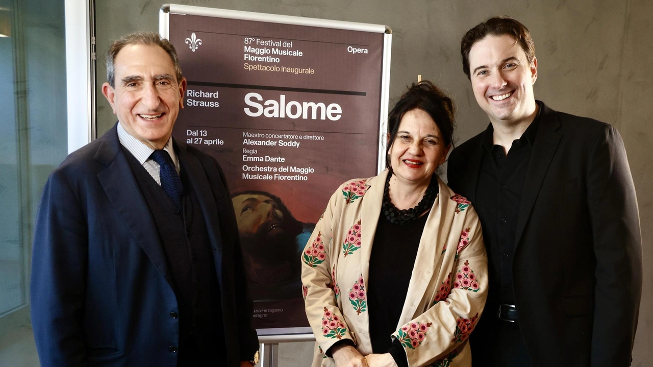 Da sinistra il soprintendente Carlo Fuortes, il direttore Alexander Soddy , e la regista dell’opera Salomè Emma Dante pressphoto