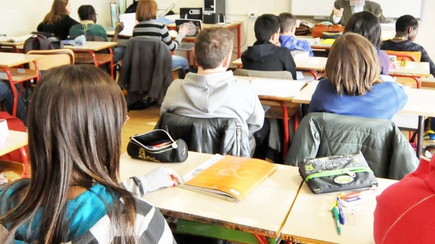 Sindacati al fianco del personale dell’Istituto Comprensivo San Bernardino che ha annunciato la mobilitazione Sindacati al fianco del personale dell’Istituto Comprensivo San Bernardino che ha annunciato la mobilitazione