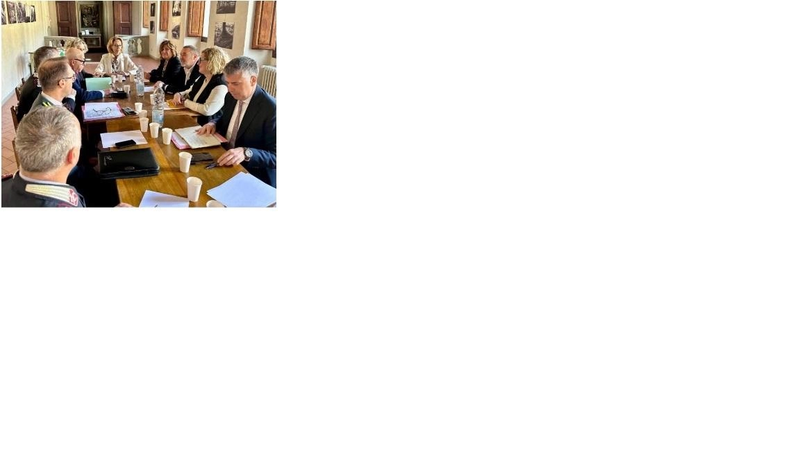 Al Comitato provinciale per l’ordine e la sicurezza, presieduto dal prefetto, Michela La Iacona, hanno partecipato i sindaci Vivarelli, Lucarini e Bongiorno, la consigliera provinciale Biagi, il questore de Lorenzo, i comandanti provinciali carabinieri Schilardi e Gdf, Blandini e della municipale Ricò Al Comitato provinciale per l’ordine e la sicurezza, presieduto dal prefetto, Michela La Iacona, hanno partecipato i sindaci Vivarelli, Lucarini e Bongiorno, la consigliera provinciale Biagi, il questore de Lorenzo, i comandanti provinciali carabinieri Schilardi e Gdf, Blandini e della municipale Ricò