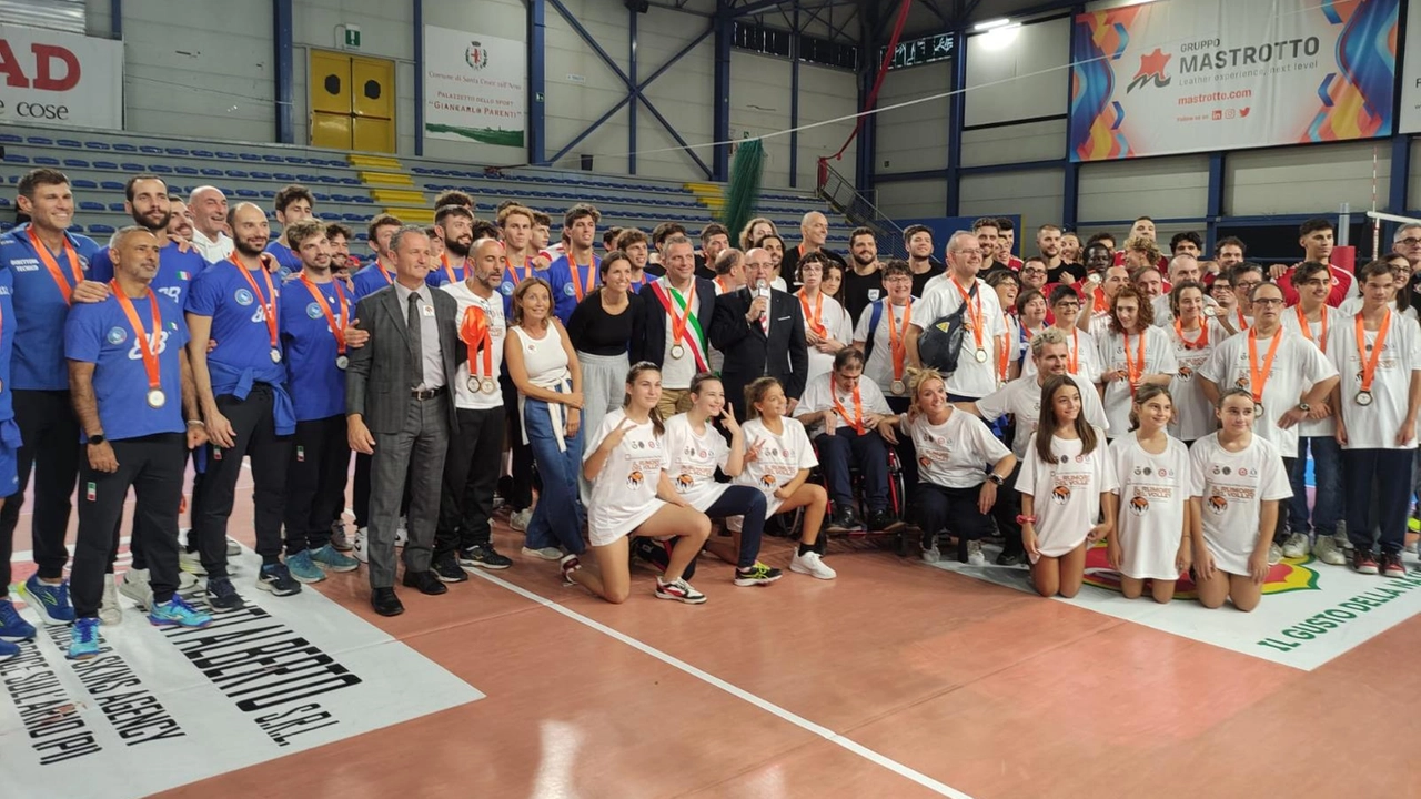 Anche Donzelli e Mazzeo all’evento organizzato da Lions Club e Lupi con il sostegno della conceria Masoni Anche Donzelli e Mazzeo all’evento organizzato da Lions Club e Lupi con il sostegno della conceria Masoni