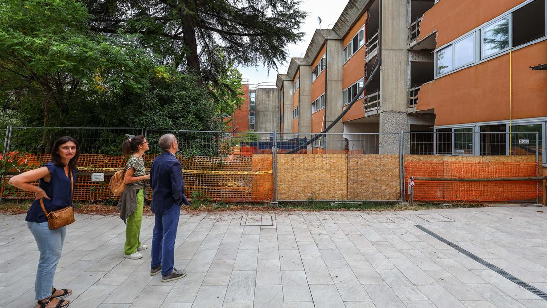 Cantiere a scuola, il dirigente: “I lavori smantelleranno l’indirizzo odontotecnico, così è davvero troppo” Cantiere a scuola, il dirigente: “I lavori smantelleranno l’indirizzo odontotecnico, così è davvero troppo”