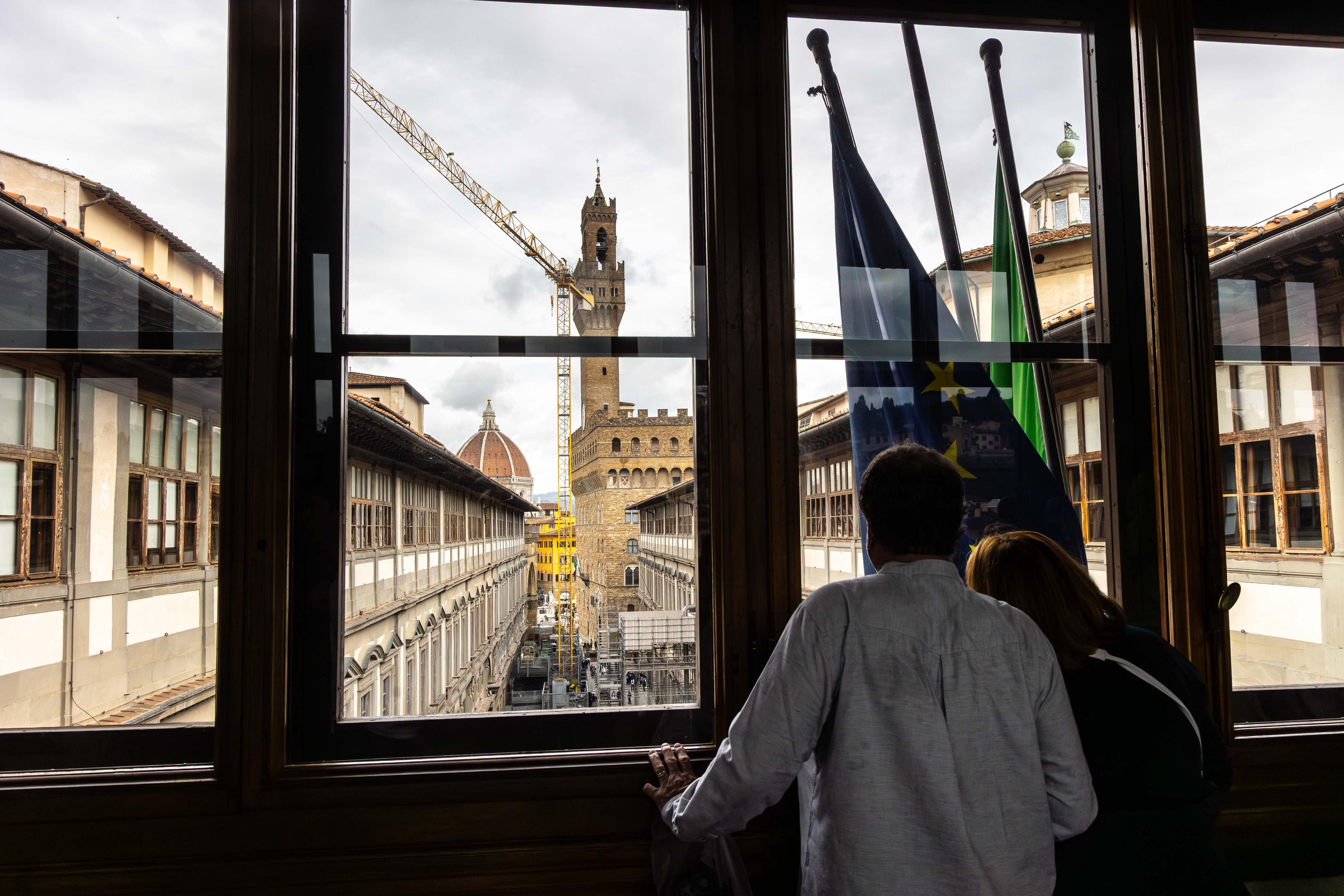 Uffizi, skyline a vita nuova: giù la gru dopo 20 anni. “Il mostro via a giugno grazie ai volenterosi” Uffizi, skyline a vita nuova: giù la gru dopo 20 anni. “Il mostro via a giugno grazie ai volenterosi”