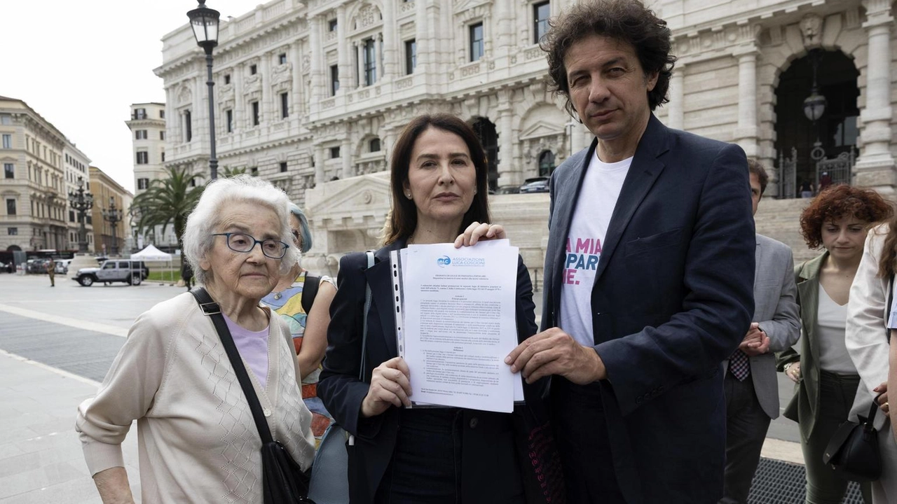 "Fate presto, i miei tempi non sono quelli della politica e della giustizia. ogni giorno in più è una tortura". ... "Fate presto, i miei tempi non sono quelli della politica e della giustizia. ogni giorno in più è una tortura". ...