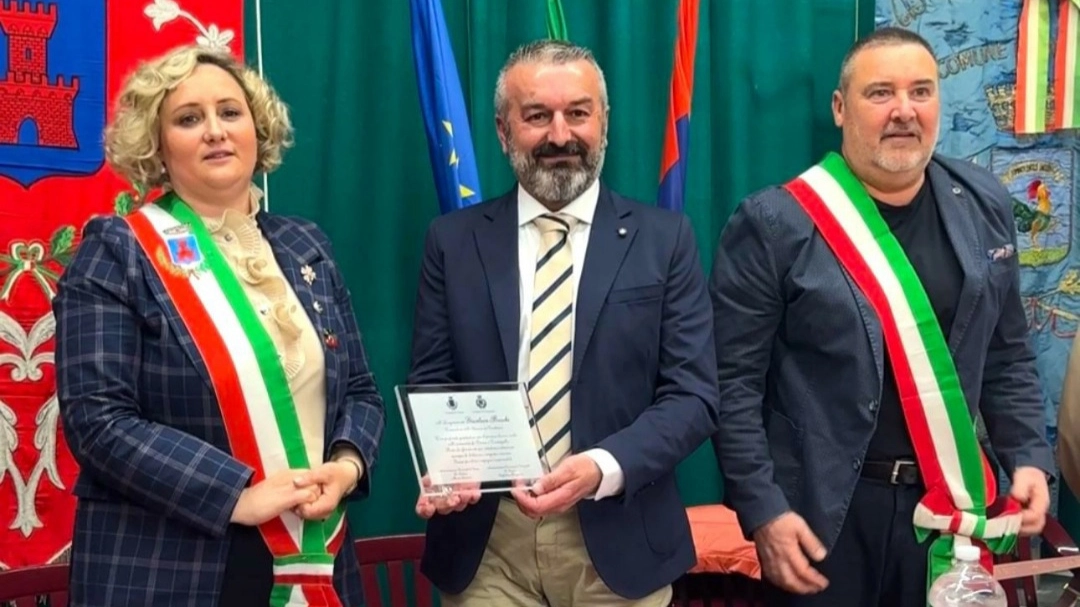 Vernio, cittadinanza onoraria al comandante dei Carabinieri Gianluca Breschi Vernio, cittadinanza onoraria al comandante dei Carabinieri Gianluca Breschi
