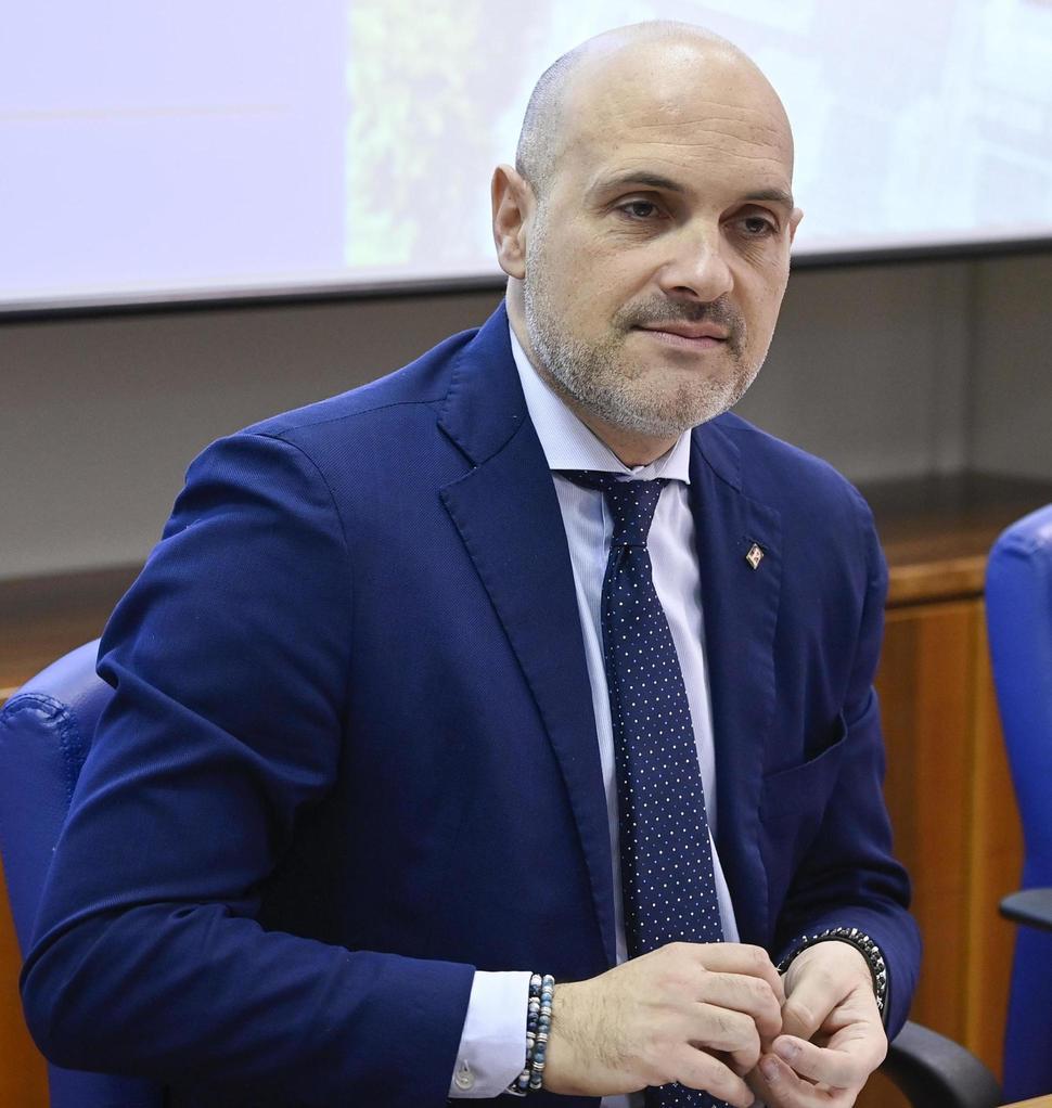 Vigili del fuoco, indagine del Viminale: "Priorità alla sicurezza del personale" Vigili del fuoco, indagine del Viminale: "Priorità alla sicurezza del personale"
