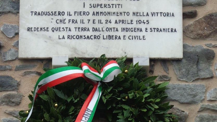 La lapide ai Caduti. di Bosco di Corniglio La lapide ai Caduti. di Bosco di Corniglio