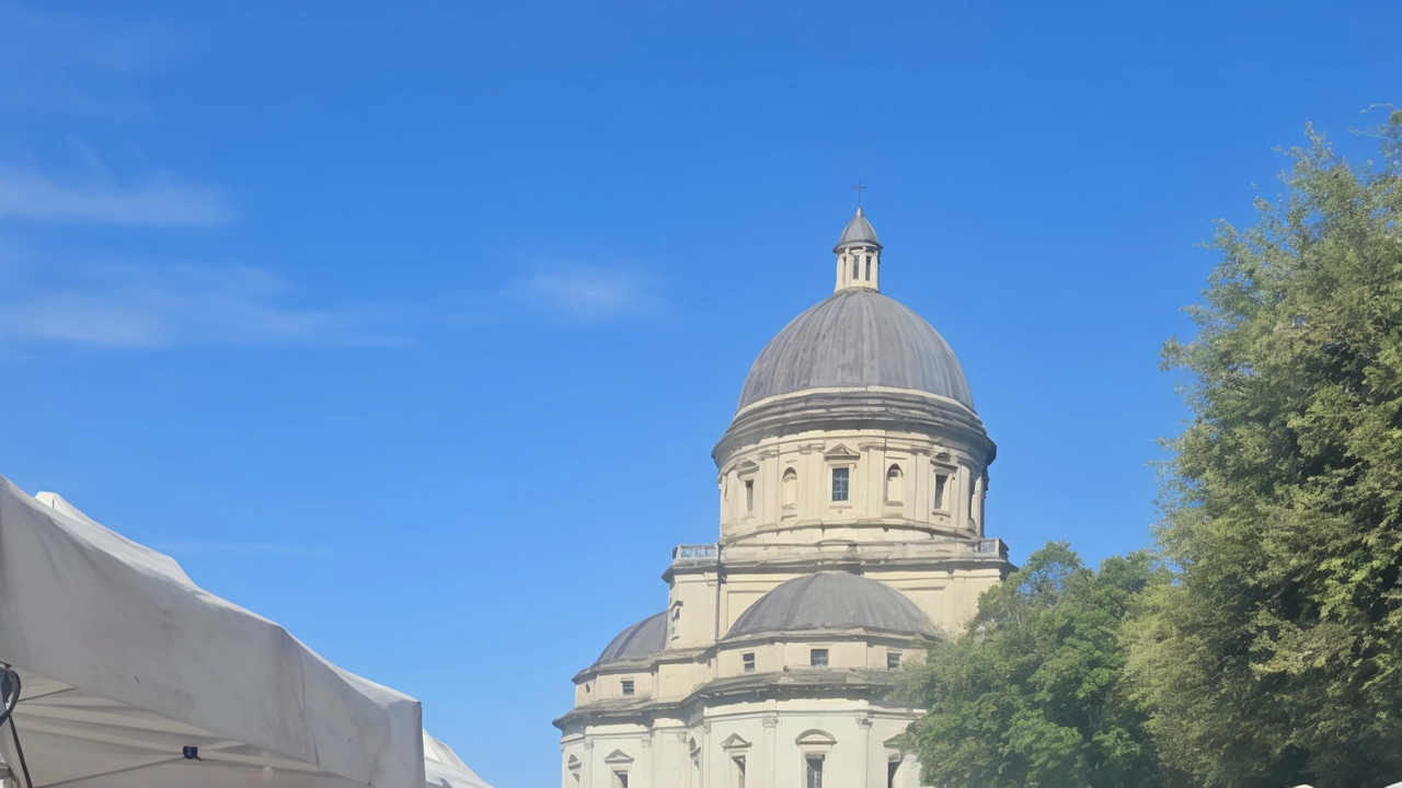 A Todi proseguono le iniziative culturali estive promosse dal Comune, con mercatini mensili confermati anche ad agosto. Eventi come "Anticamente" e "Fieramente" attirano residenti e turisti, evidenziando la vivacità culturale della città. A Todi proseguono le iniziative culturali estive promosse dal Comune, con mercatini mensili confermati anche ad agosto. Eventi come "Anticamente" e "Fieramente" attirano residenti e turisti, evidenziando la vivacità culturale della città.