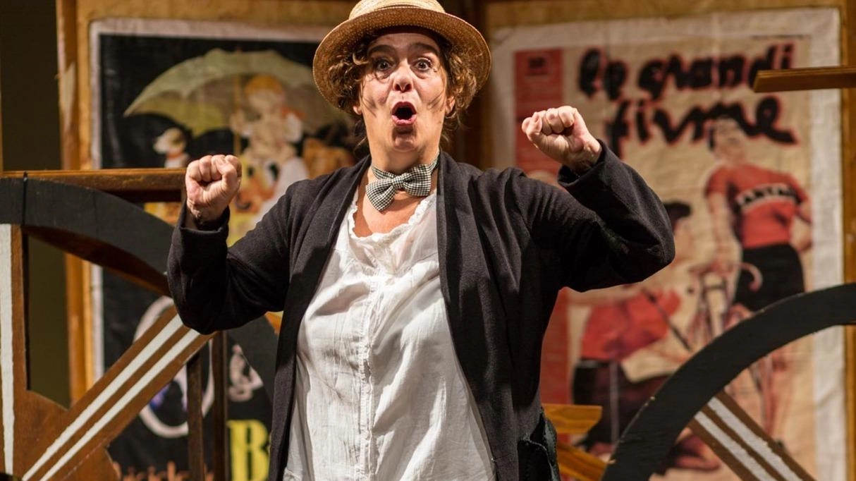 Entra nel vivo la stagione teatrale 2025 del teatro comunale di Bucine. Domani alle 21,15 Teatri d’Imbarco porta in scena... Entra nel vivo la stagione teatrale 2025 del teatro comunale di Bucine. Domani alle 21,15 Teatri d’Imbarco porta in scena...