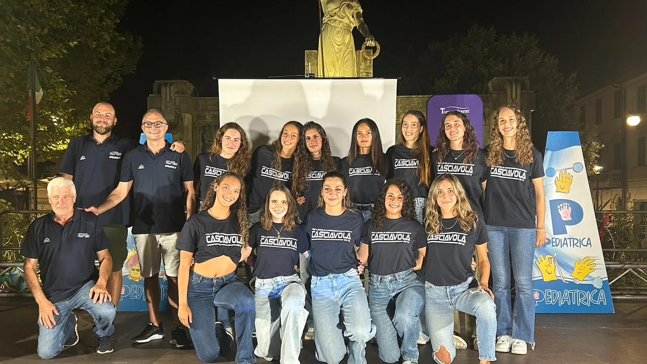 Le ragazze della prima squadra Le ragazze della prima squadra