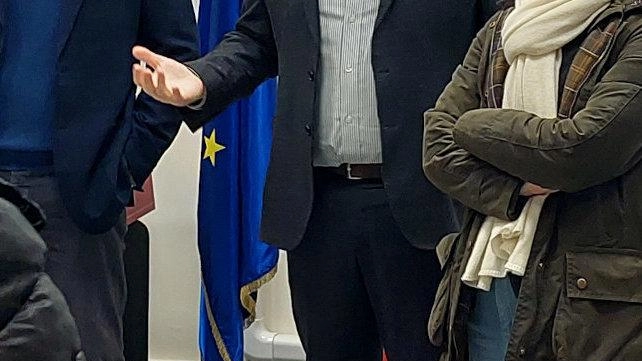 Da sinistra il presidente del consiglio comunale Gabriele Marchetti, il sindaco Alberto Giovannetti e l’assessore Tatiana Gliori durante il confronto. con studenti e insegnanti avvenuto ieri mattina negli uffici comunali di via Capriglia Da sinistra il presidente del consiglio comunale Gabriele Marchetti, il sindaco Alberto Giovannetti e l’assessore Tatiana Gliori durante il confronto. con studenti e insegnanti avvenuto ieri mattina negli uffici comunali di via Capriglia