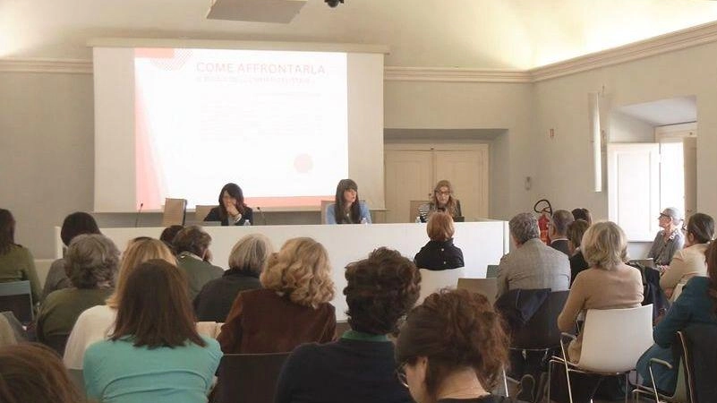 Un momento del convegno “Il ruolo del denaro nella violenza economica“ al Palazzo delle Professioni dai Comitati Pari Opportunità di avvocati e commercialisti, da Fondazione Finanza Etica e La Nara
