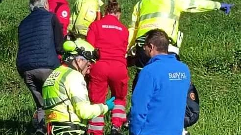Il soccorso a un ciclista (archivio) Il soccorso a un ciclista (archivio)