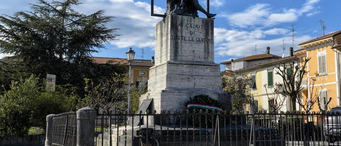 Riparato il monumento ai Caduti