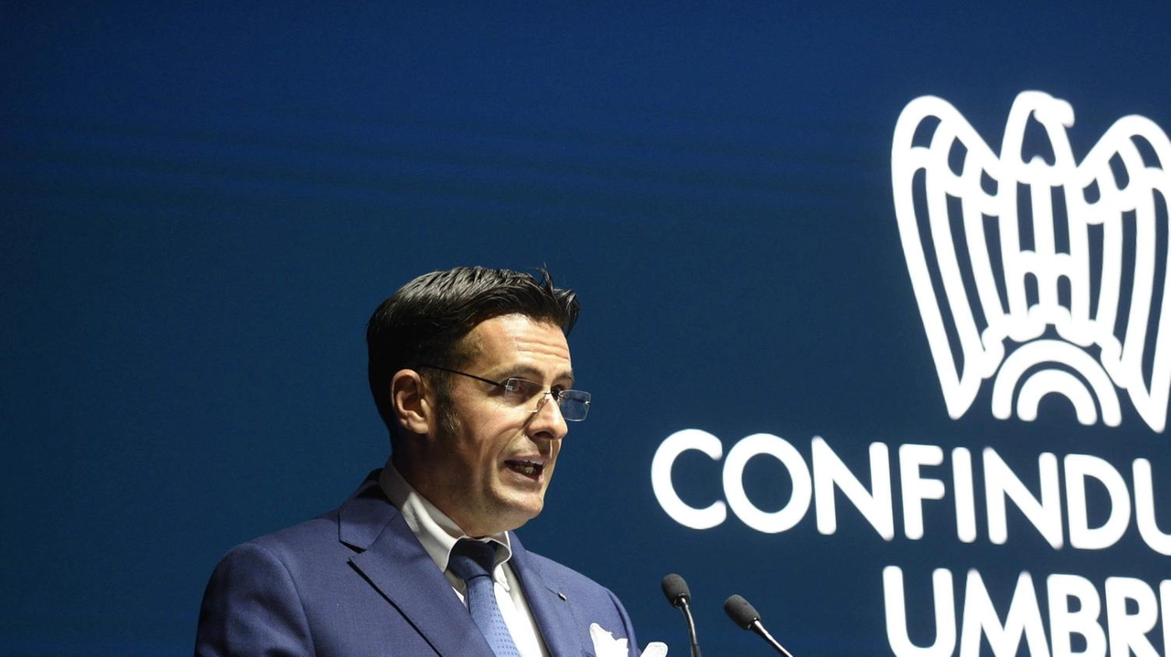 L'Università di Perugia, Confindustria Umbria e Phacelia srl collaborano per sviluppare formazione e ricerca su materiali innovativi e soluzioni green per l'edilizia. La partnership mira a promuovere la trasformazione digitale e il trasferimento tecnologico sul territorio. L'Università di Perugia, Confindustria Umbria e Phacelia srl collaborano per sviluppare formazione e ricerca su materiali innovativi e soluzioni green per l'edilizia. La partnership mira a promuovere la trasformazione digitale e il trasferimento tecnologico sul territorio.