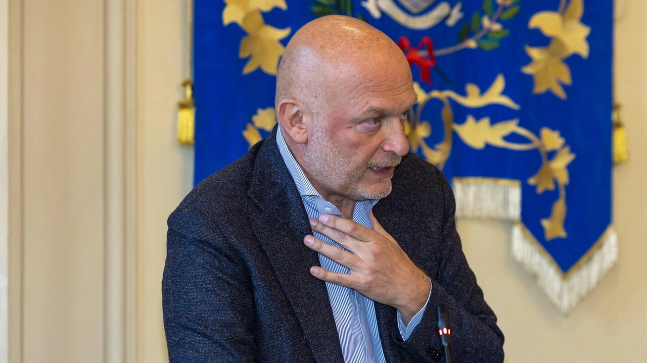 Il sindaco di Montecatini Claudio Del Rosso ha firmato un’ordinanza per limitare la circolazione dei veicoli più vecchi Il sindaco di Montecatini Claudio Del Rosso ha firmato un’ordinanza per limitare la circolazione dei veicoli più vecchi