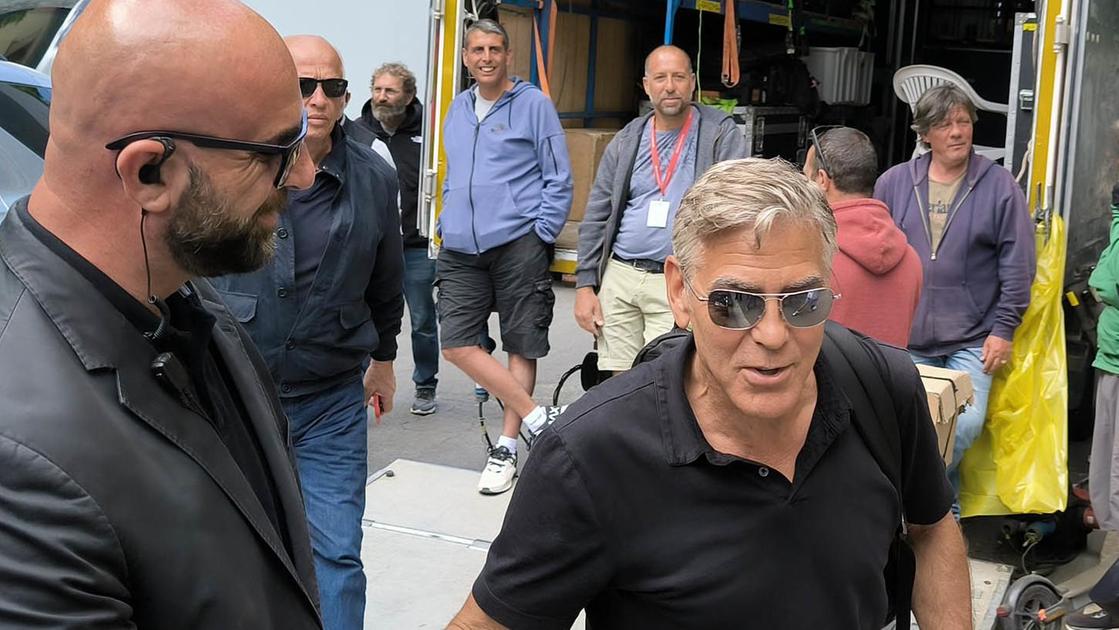 Tutti a Venezia con Clooney. Il film girato al Petrarca sarà alla Mostra del Cinema Tutti a Venezia con Clooney. Il film girato al Petrarca sarà alla Mostra del Cinema