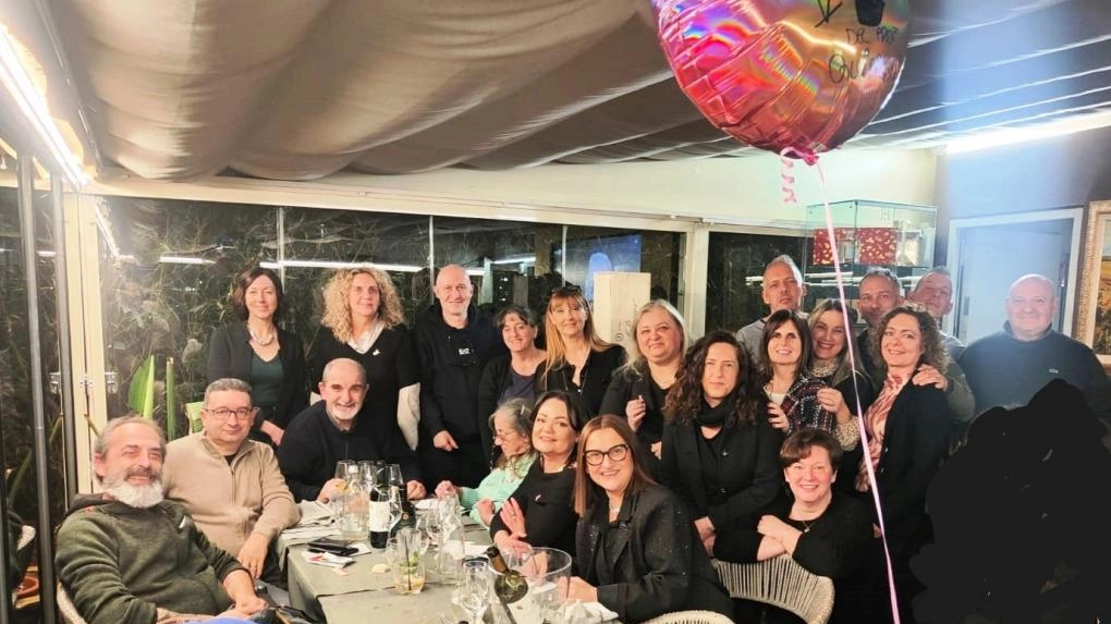 Una cena per ricordare gli anni passati assieme Una cena per ricordare gli anni passati assieme