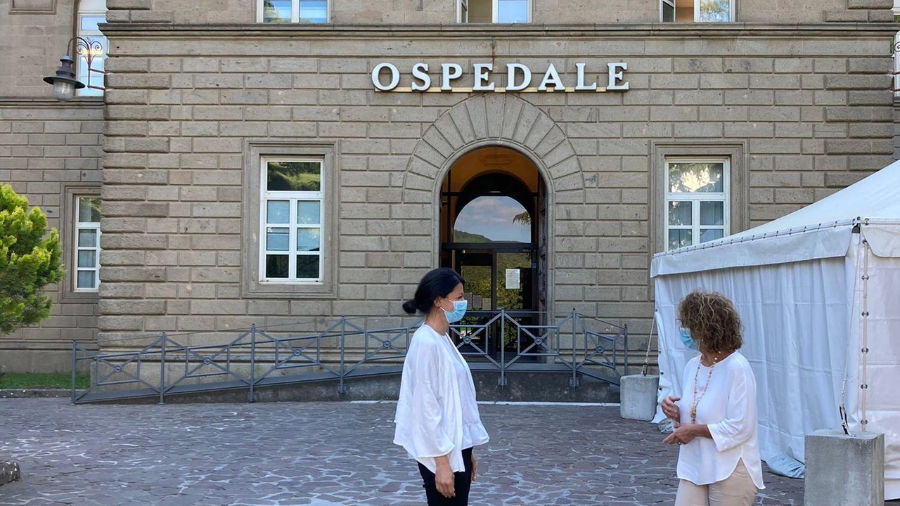 Le Amministrazioni comunali. di Castel del Piano e di Arcidosso hanno deciso di mobilitarsi per difendere il presidio di medicina generale Le Amministrazioni comunali. di Castel del Piano e di Arcidosso hanno deciso di mobilitarsi per difendere il presidio di medicina generale