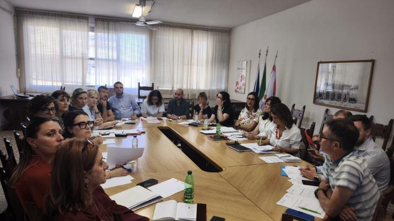 residenzialit224 e non autosufficienza il valdarno fa il punto in conferenza zonale dei sindaci integrata