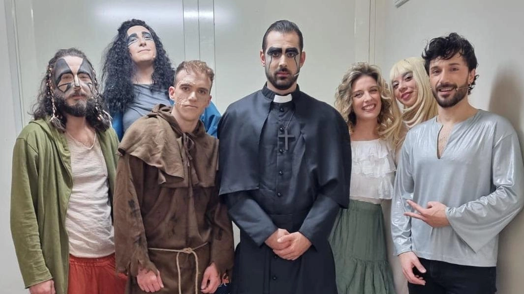 Il cast che ha dato vita al musical «Il Cuore di Notre Dame» (Foto di Sandro Nerucci) Il cast che ha dato vita al musical «Il Cuore di Notre Dame» (Foto di Sandro Nerucci)