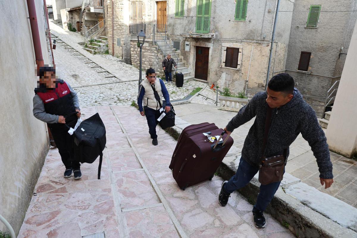 In fuga da Gaza: “1000 dollari per fare 15 km”. Il racconto di un giornalista palestinese rifugiato in Umbria