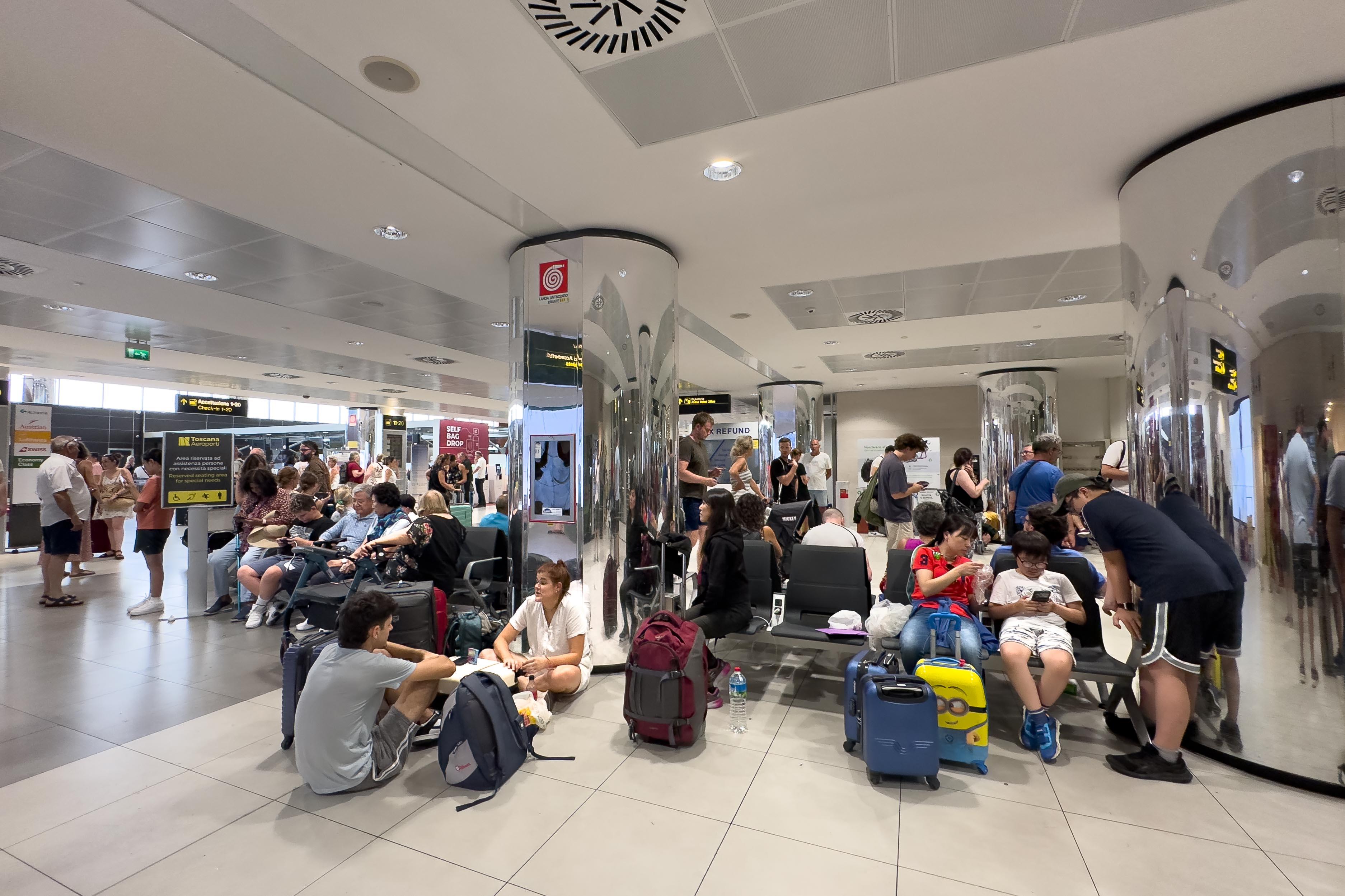 Aeroporti di Firenze e Pisa, è un aprile record: 900mila i passeggeri Aeroporti di Firenze e Pisa, è un aprile record: 900mila i passeggeri