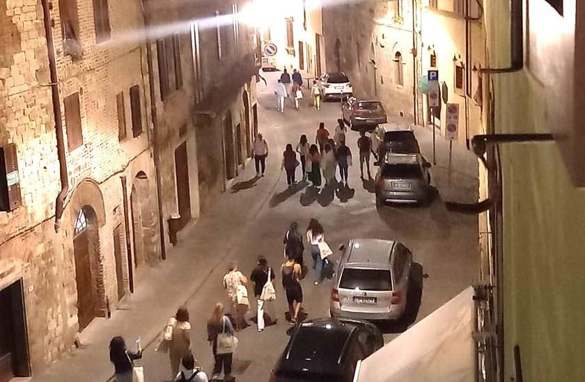 Colle alta: si chiude!. Stop al traffico serale