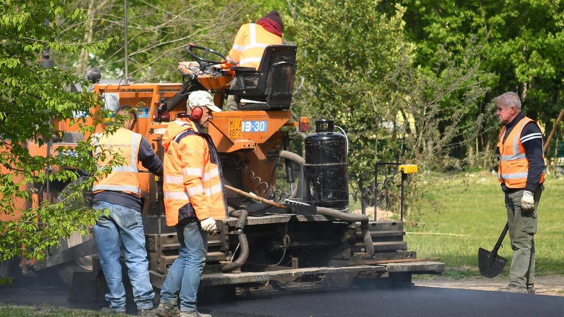 "Strada provinciale chiusa ma i lavori siano sospesi per permetterci di lavorare" "Strada provinciale chiusa ma i lavori siano sospesi per permetterci di lavorare"