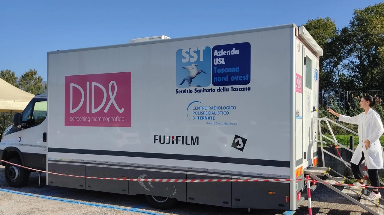 Il mezzo sarà presente da lunedì, e fino al 7 giugno, nel parcheggio dell’ospedale “Versilia“ per potenziare gli screening
