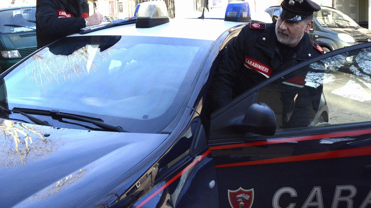 I genitori di Tiziano Celoni, il 27enne parà, deceduto nel 2017 alla Gamerra "Un dramma come quello di Scieri. Attendiamo ancora molte risposte". I genitori di Tiziano Celoni, il 27enne parà, deceduto nel 2017 alla Gamerra "Un dramma come quello di Scieri. Attendiamo ancora molte risposte".
