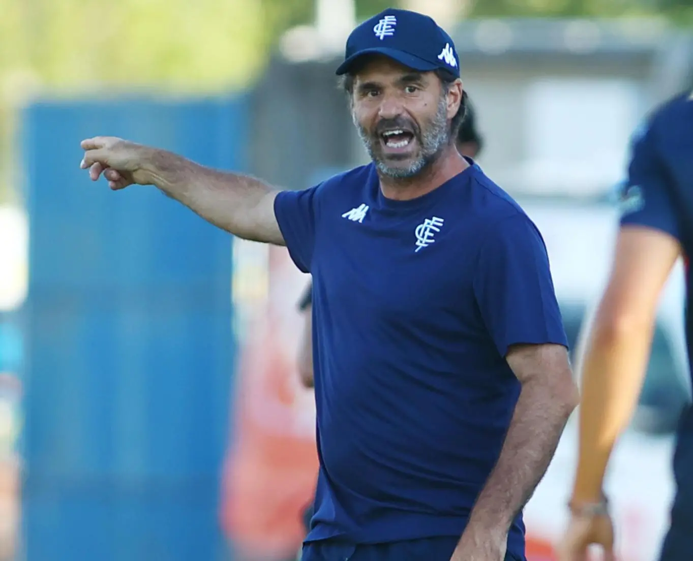 Calciomercato. Corsa contro il tempo per altri due difensori