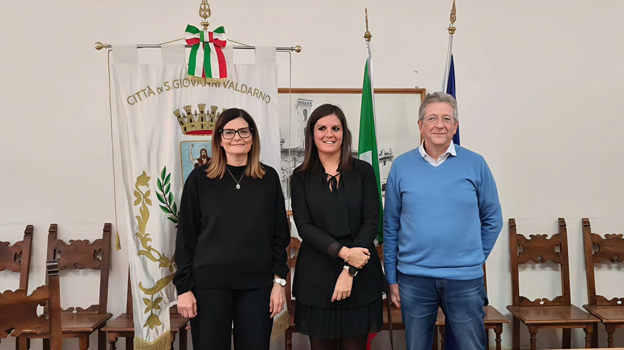 Il sindaco Vadi, l’assessore al lavoro Nardini e il dirigente di Arti Cerchiarini Il sindaco Vadi, l’assessore al lavoro Nardini e il dirigente di Arti Cerchiarini