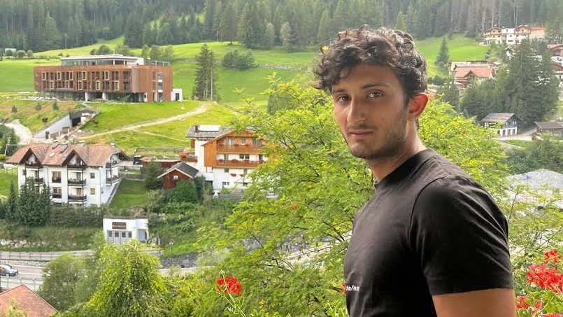 Una recente immagine di Francesco Abenante, aveva 22 anni e la moto era la sua grande passione. Si attende la data dei funerali Una recente immagine di Francesco Abenante, aveva 22 anni e la moto era la sua grande passione. Si attende la data dei funerali