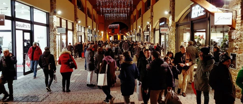 Carnevale con Damiano Carrara, lo chef ospite al Valdichiana Village come giudice della gara delle torte