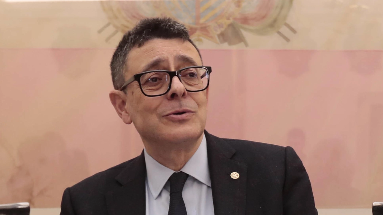 Il rettore Roberto Di Pietra soddisfatto per il piazzamento dell’Università di Siena nella classifica internazionale Il rettore Roberto Di Pietra soddisfatto per il piazzamento dell’Università di Siena nella classifica internazionale