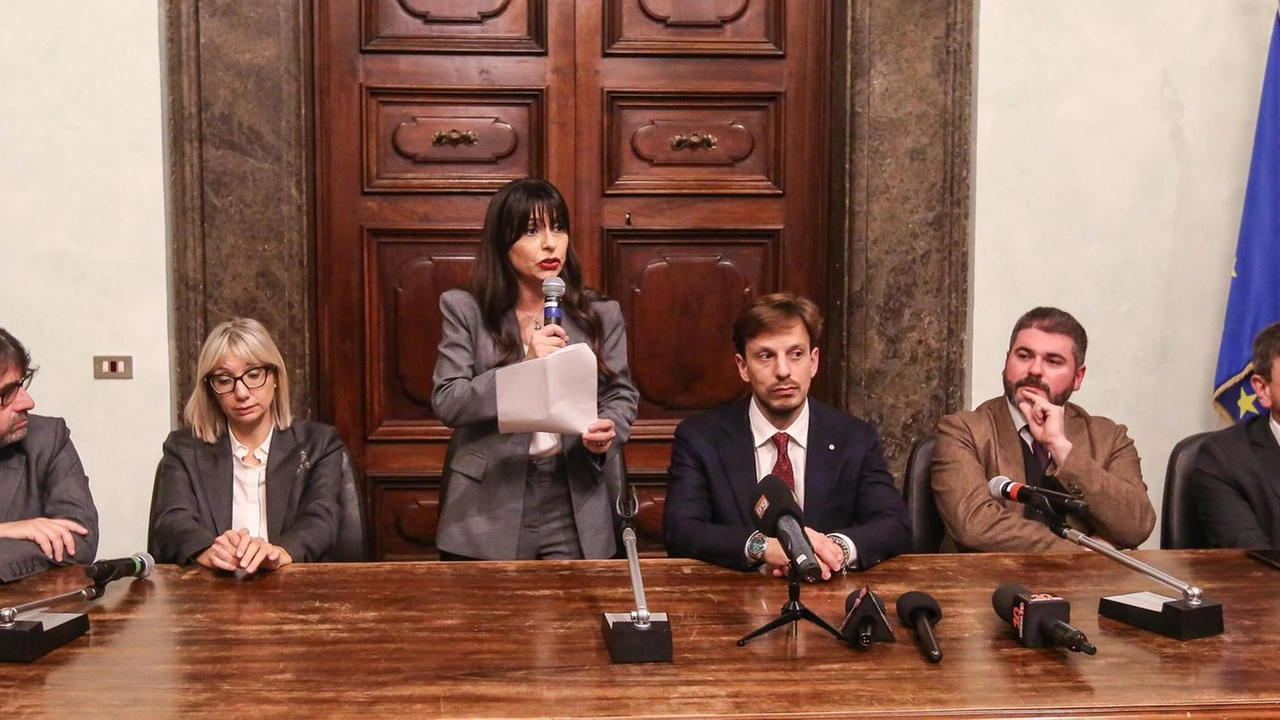 La presidente Proietti annuncia la nuova Giunta regionale, con focus sulla Sanità umbra e nomine politiche chiave. La presidente Proietti annuncia la nuova Giunta regionale, con focus sulla Sanità umbra e nomine politiche chiave.