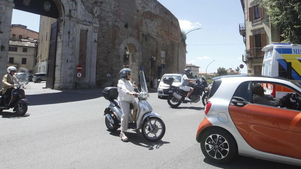 Asfaltature, gioie e dolori. Oggi ancora chiusure Asfaltature, gioie e dolori. Oggi ancora chiusure