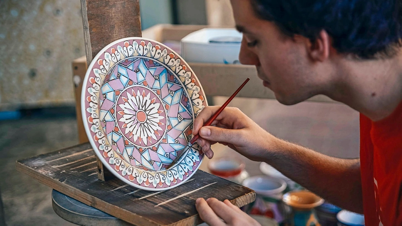 Laboratori di ceramica, tra le esperienze richieste dai turisti che visitano la Toscana