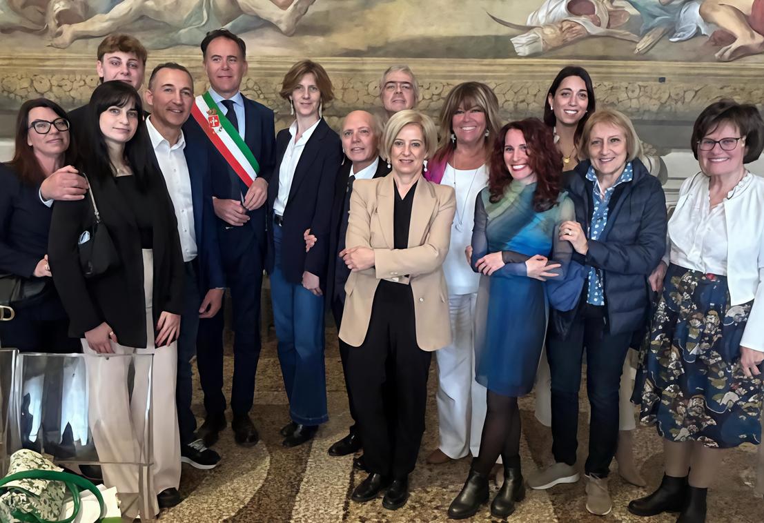 https://www.lanazione.it/image-service/view/acePublic/alias/contentid/YWU4MzU2N2MtNzgxOS00/0/scuola-ravagni-le-novita-giovani-politica-e-ue.jpeg?f=1.90:1&w=1200