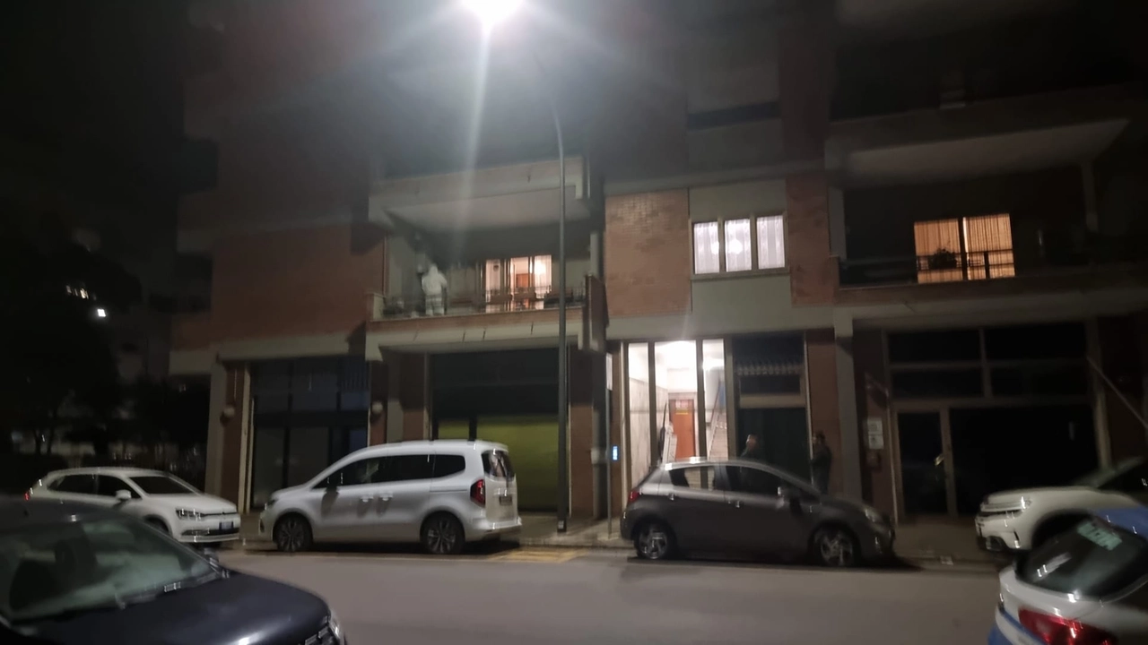 Figlio picchia barbaramente l'anziano padre e lo riduce in fin di vita. Choc a Grosseto Figlio picchia barbaramente l'anziano padre e lo riduce in fin di vita. Choc a Grosseto