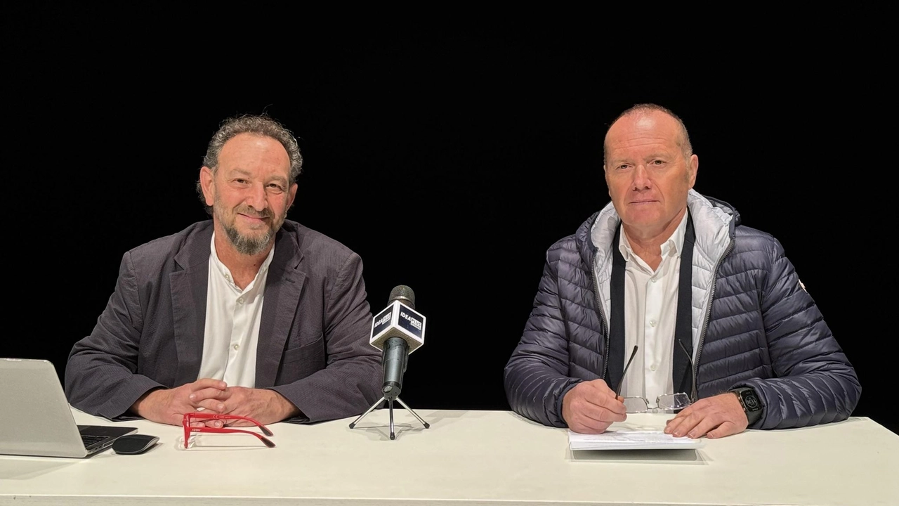 In alto l’assessore Michele Micheli e il direttore artistico Manfredi Rutelli; sotto ’Lei Lear’ In alto l’assessore Michele Micheli e il direttore artistico Manfredi Rutelli; sotto ’Lei Lear’