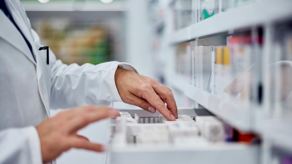 farmacie di turno a pisa aperte oggi 18 luglio 2025