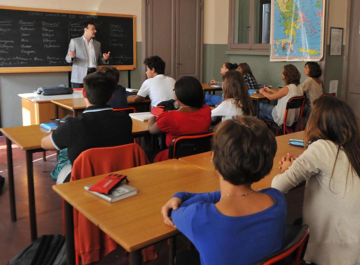 scuole al test della campanella prof di sostegno e custodi 232 sos molti congedi e tanta burocrazia