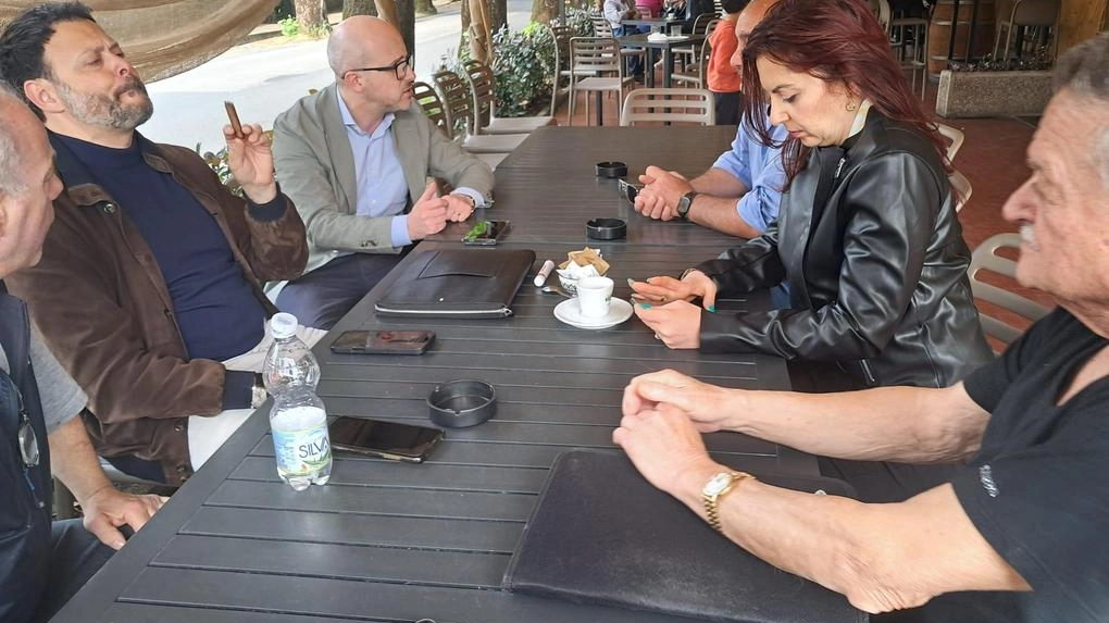 Il capogruppo di Fd’I in Regione, Vittorio Fantozzi, durante la conferenza stampa. a Fornoli Il capogruppo di Fd’I in Regione, Vittorio Fantozzi, durante la conferenza stampa. a Fornoli
