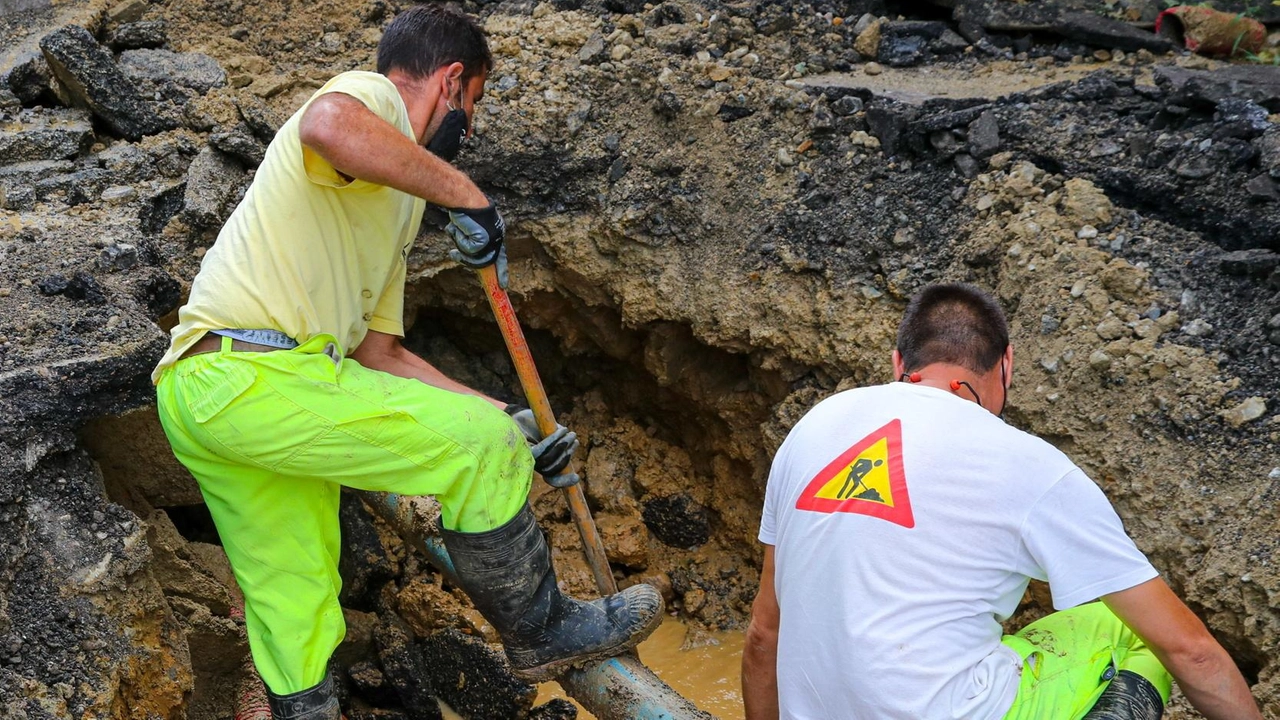 I lavori previsti da Publiacqua serviranno a potenziare e rinnovare l’acquedotto I lavori previsti da Publiacqua serviranno a potenziare e rinnovare l’acquedotto