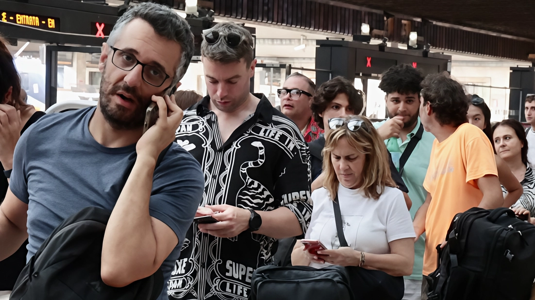 "Investiremo 7 miliardi sui regionali e un miliardo sull’alta velocità, con la stazione Belfiore passi in avanti". Arriva la spiegazione del gestore sui frequenti disagi della linea Arezzo Firenze. L’ira dei pendolari. "Investiremo 7 miliardi sui regionali e un miliardo sull’alta velocità, con la stazione Belfiore passi in avanti". Arriva la spiegazione del gestore sui frequenti disagi della linea Arezzo Firenze. L’ira dei pendolari.