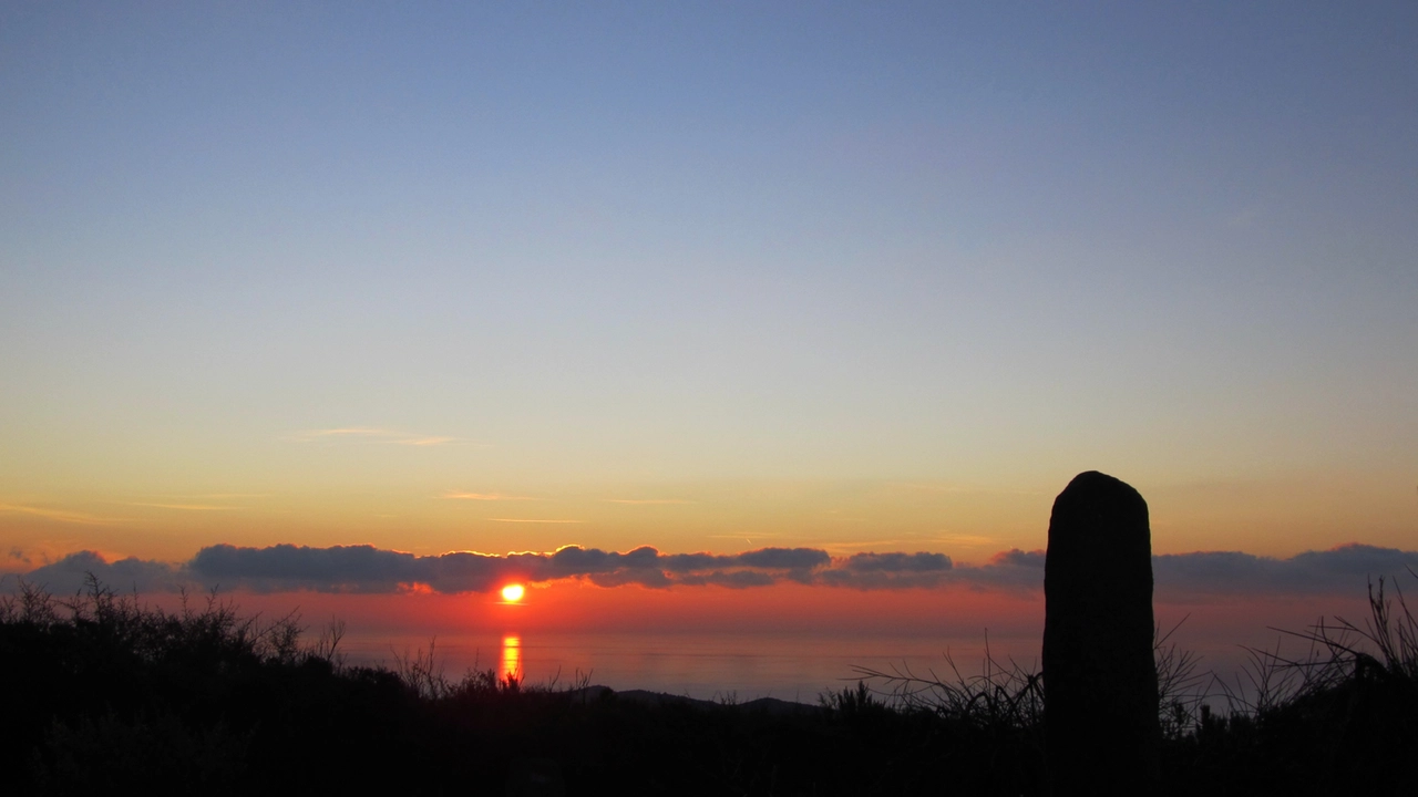 I gioielli della nostra archeologia: l’Elba e le antiche Vie del Granito. I menhir che trasudano spiritualità