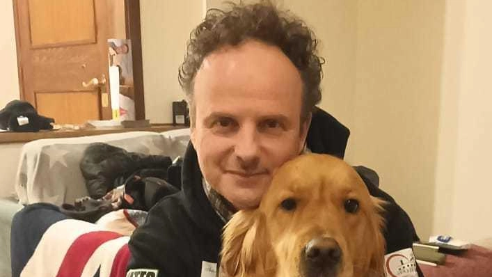 Gianni Magni e Tabatha il suo Golder Retriver con il quale ha fatto un lungo addestramento per intervenire insieme in caso di emergenza