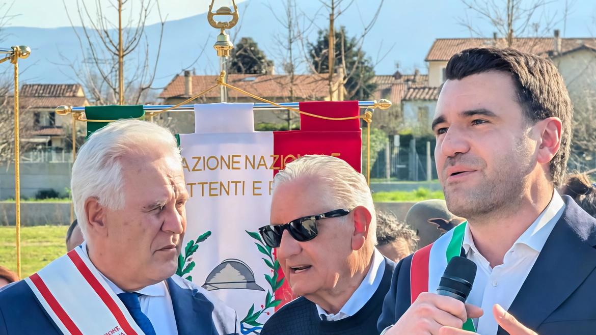 Il sindaco di Capannori Giordano Del Chiaro, insieme al presidente della Regione Toscana Eugenio Giani che ha presenziato all’inaugurazione del parco urbano Il sindaco di Capannori Giordano Del Chiaro, insieme al presidente della Regione Toscana Eugenio Giani che ha presenziato all’inaugurazione del parco urbano