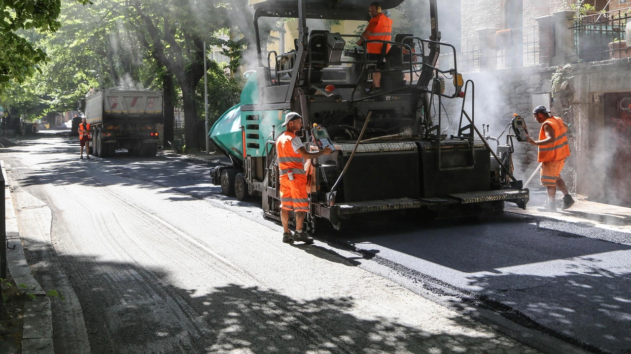 Sono iniziati i cantieri del Metrobus. Da oggi inizia anche l’allestimento nella zona di San Sisto Sono iniziati i cantieri del Metrobus. Da oggi inizia anche l’allestimento nella zona di San Sisto